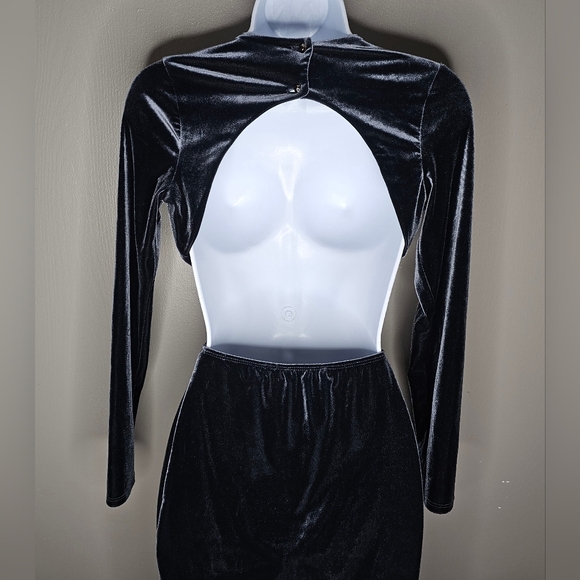 FASHION NOVA Charcoal Velvet Mini Dress. Size: Small - Picture 6 of 14